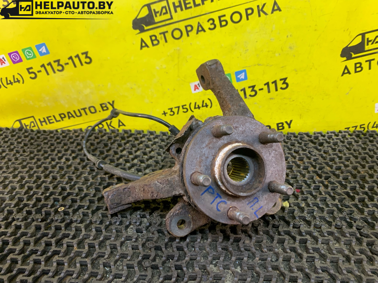 ступица передняя левая Chrysler PT Cruiser 1 поколение 2002, 2.0 л., ECC, бензин, АКПП, черный, хетчбэк 5 дв. - фото №1