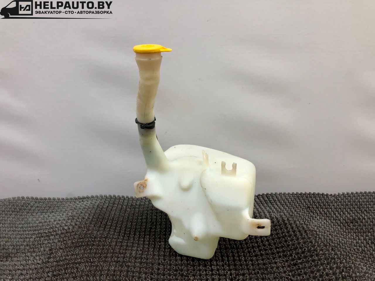 бачок омывателя Opel Vectra B (1995 - 1999), 1.6 л., X 16 XEL, бензин, МКПП, темно зеленный металлик, седан, передний привод - фото №1