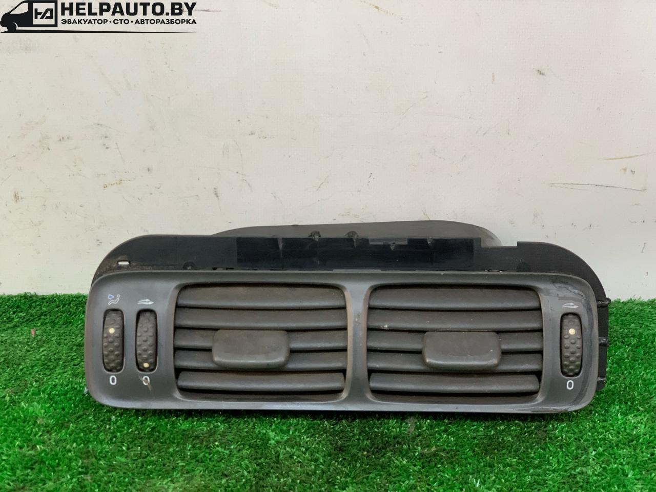 дефлектор обдува салона Volvo S70 1 поколение 2000, 2.5 л., D 5252 T, дизель, МКПП, седан - фото №1
