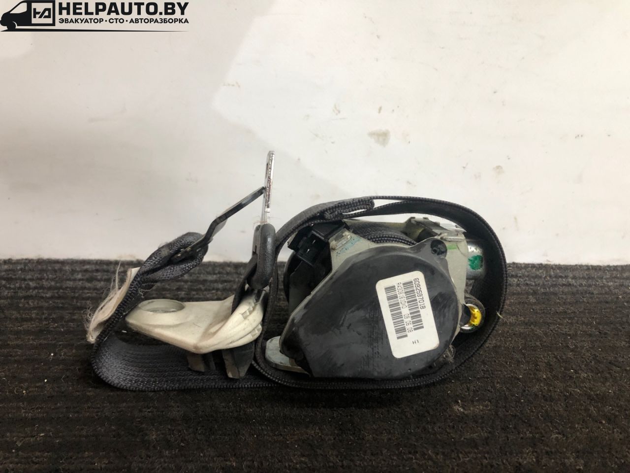 ремень безопасности Dodge Caliber 1 поколение 2008, 1.8 л., бензин, МКПП, красный, хетчбэк 5 дв., передний привод - фото №1