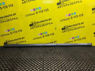 молдинг двери передней правой Mitsubishi Carisma 1 поколение (1995 - 1999), 1.8 л., 4G93 (GDI), бензин, МКПП, серебро, хетчбэк 5 дв., передний привод