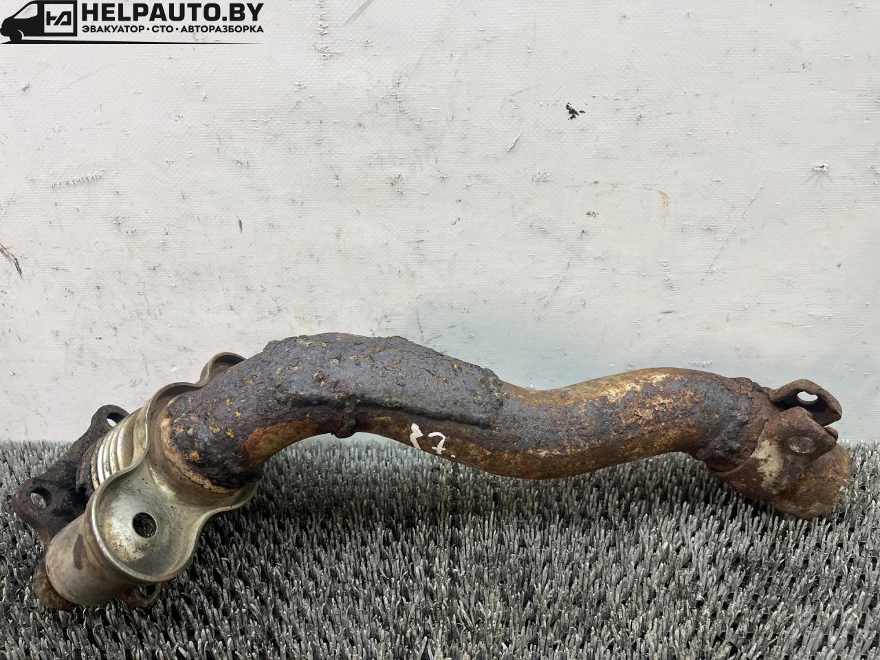 труба приемная глушителя Volkswagen Golf 3 поколение 1995, 1.9 л., AEY, дизель, МКПП, белый, универсал, передний привод - фото №1