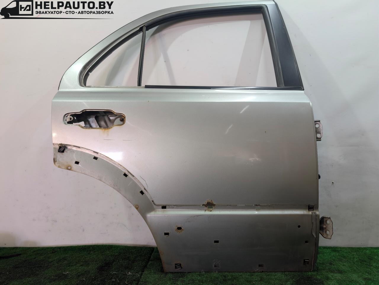 дверь задняя правая Kia Sorento 1 поколение 2006, 2.5 л., D4CB, дизель, МКПП, серебристый, внедорожник 5 дв., полный подключаемый привод - фото №1