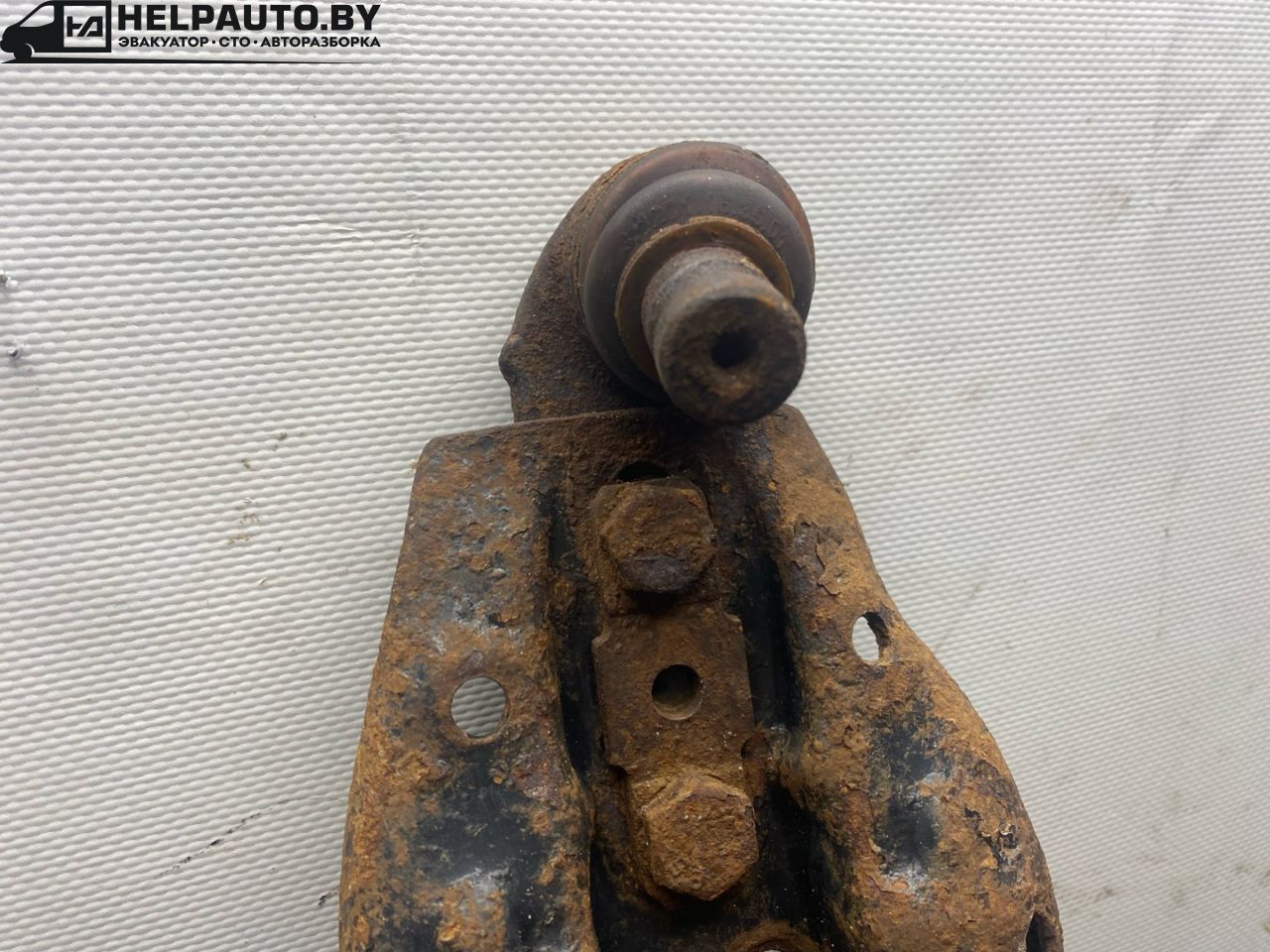 рычаг передний правый Audi 80 B3 89/B3 1991, 1.8 л., бензин, МКПП, серый, седан, передний привод - фото №1