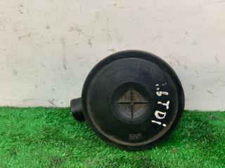 маслоотделитель (сапун) Volkswagen Golf 2 поколение 1990, 1.3 л., бензин, МКПП, красный, хетчбэк 3 дв., передний привод, 076129101