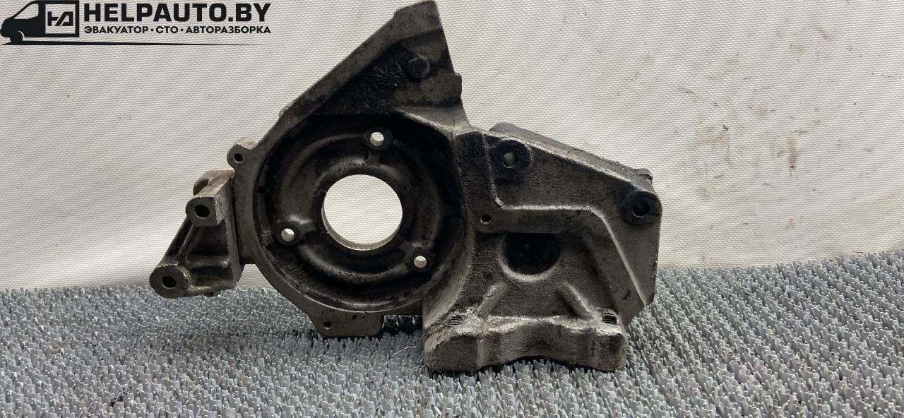кронштейн ТНВД Renault Scenic 1 поколение 1998, 1.9 л., дизель, 5МКПП, голубой, минивэн, передний привод - фото №1