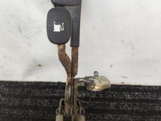 кнопка открытия лючка топливного бака Hyundai Coupe RD 1998, 2.0 л., бензин, МКПП, бордовый, купе, передний привод