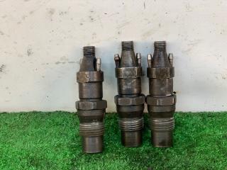 форсунка Volkswagen Transporter T4 1993, 1.9 л., дизель, МКПП, передний привод, 068130202A