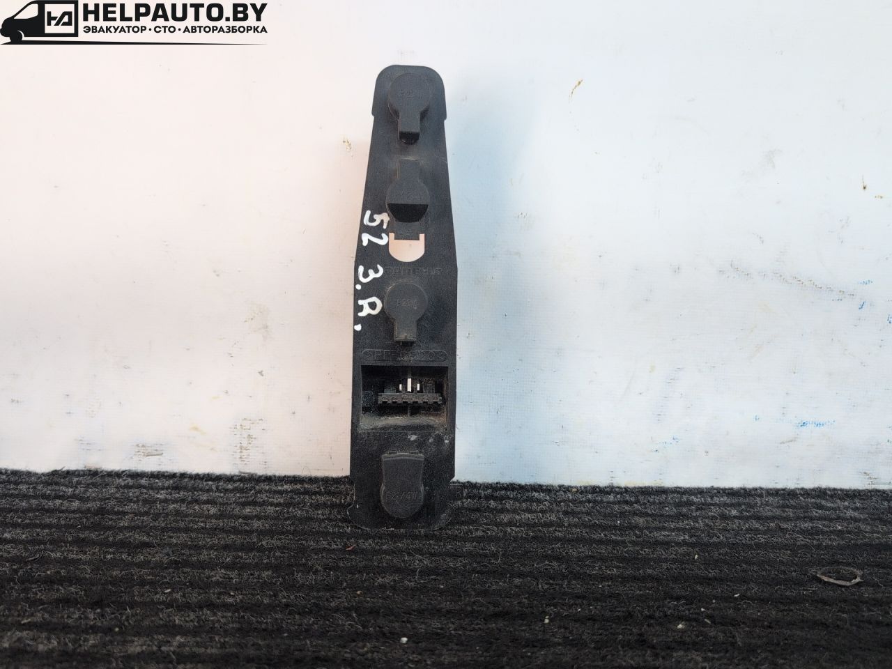 панель заднего фонаря Opel Vectra B 1998, 1.8 л., бензин, МКПП, универсал, передний привод - фото №1
