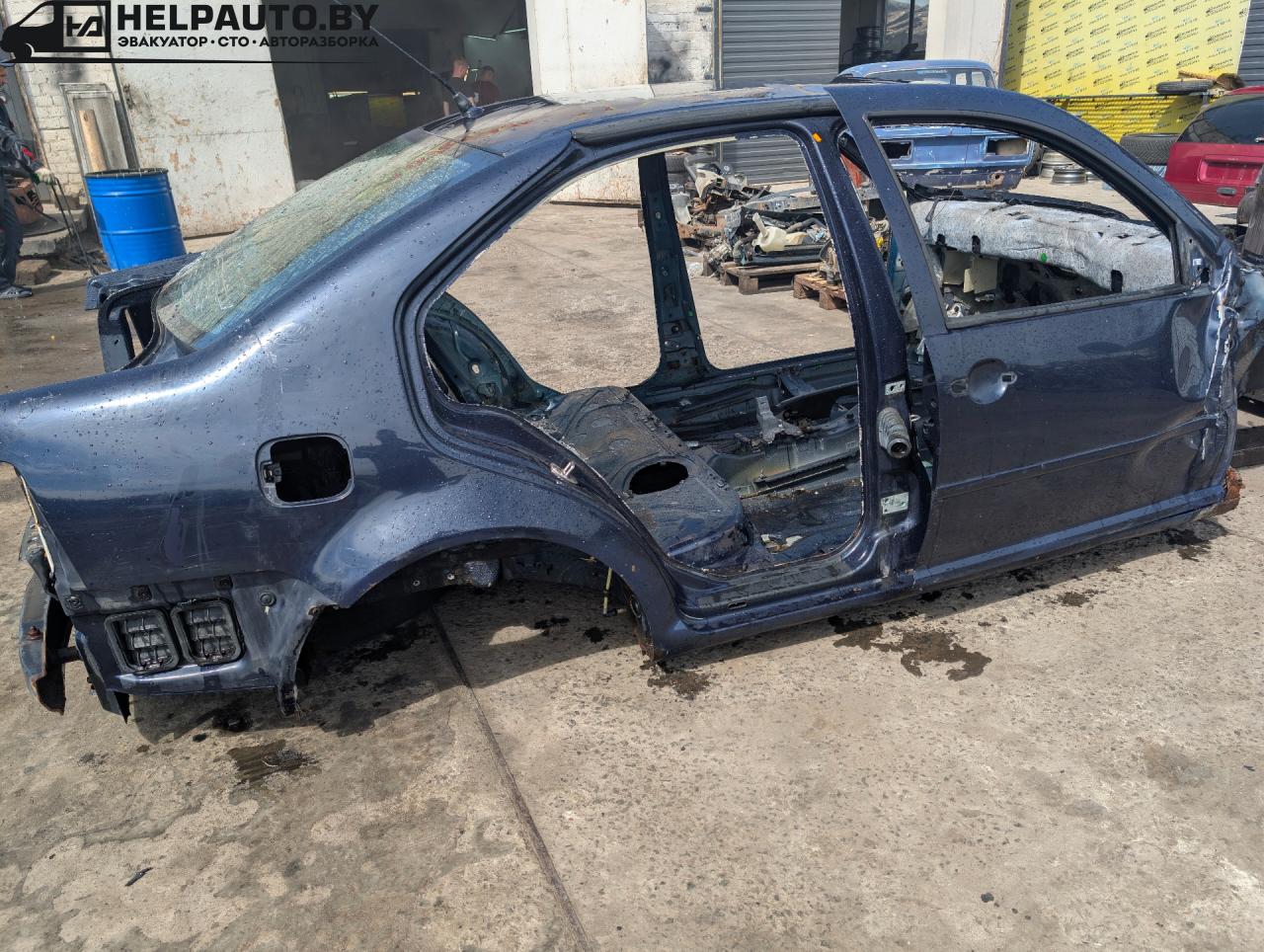 крыло заднее правое Volkswagen Jetta 4 поколение 2001, 2.0 л., AQY, бензин, МКПП, синий, седан, передний привод - фото №1