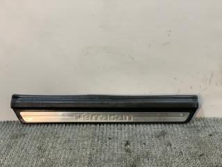 накладка на порог внутренняя Hyundai Terracan 1 поколение 2003, 2.5 л., D4BH, дизель, АКПП, серебристый, внедорожник 5 дв., полный подключаемый привод, 84260-H1002