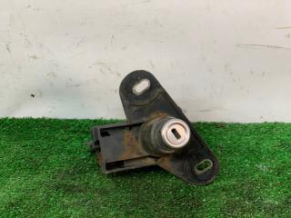 кнопка открытия багажника Opel Omega B 1998, 2.0 л., бензин, 5МКПП, красный, универсал, задний привод