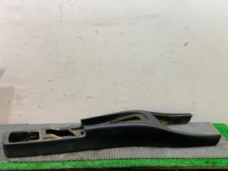 консоль салона Opel Omega B 1998, 2.0 л., бензин, 5МКПП, красный, универсал, задний привод