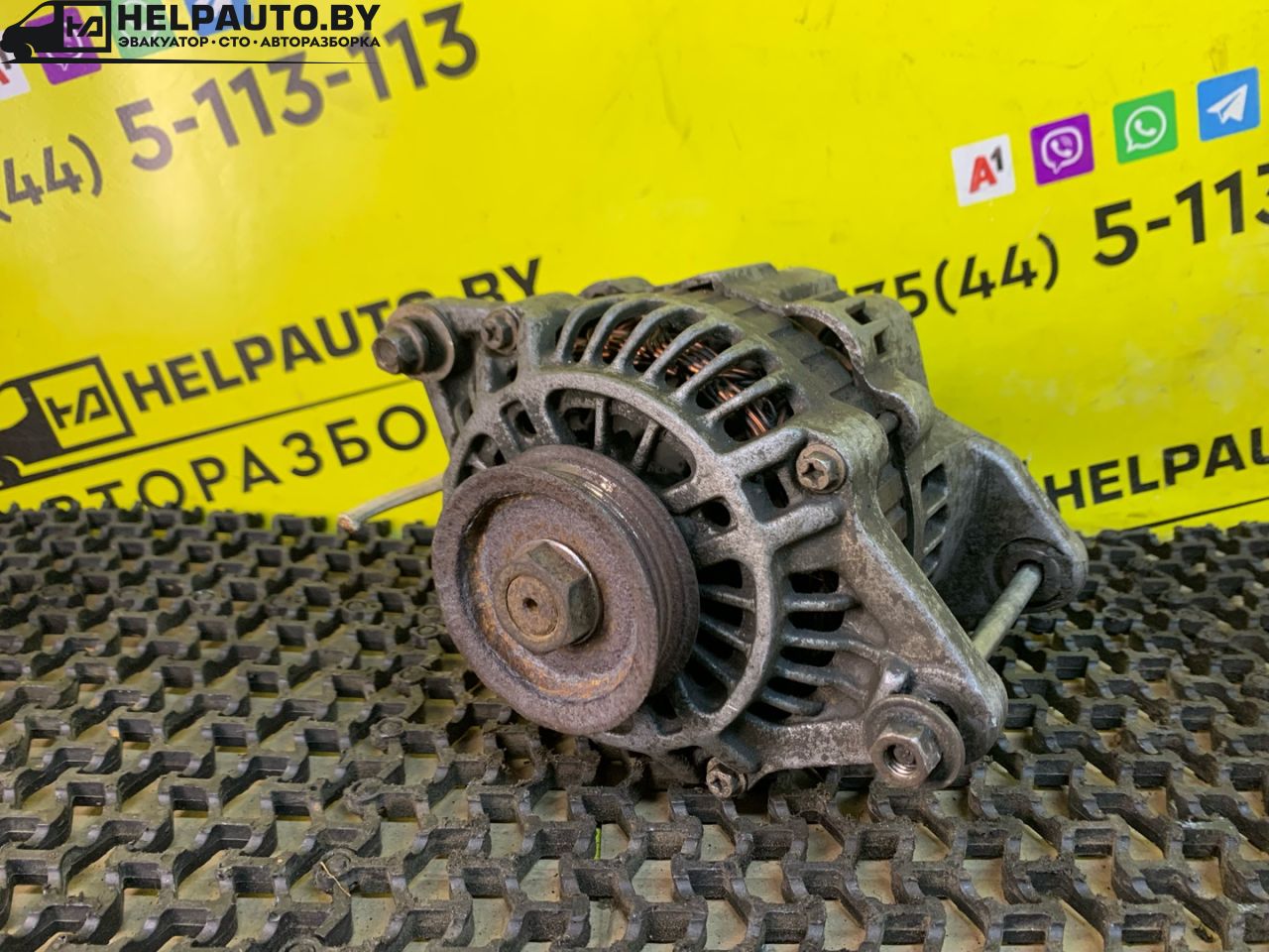 генератор Mitsubishi Space Wagon 2 поколение (Typ N30/N40) 1996, 2.0 л., бензин, МКПП, MD198164, A2T81791 - фото №1