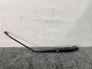 щеткодержатель (поводок стеклоочистителя, дворник) Toyota Carina E 1 поколение T190 1995, 1.6 л., 4A-FE, бензин, МКПП, зелёный, хетчбэк 5 дв., передний привод, 85241-05010