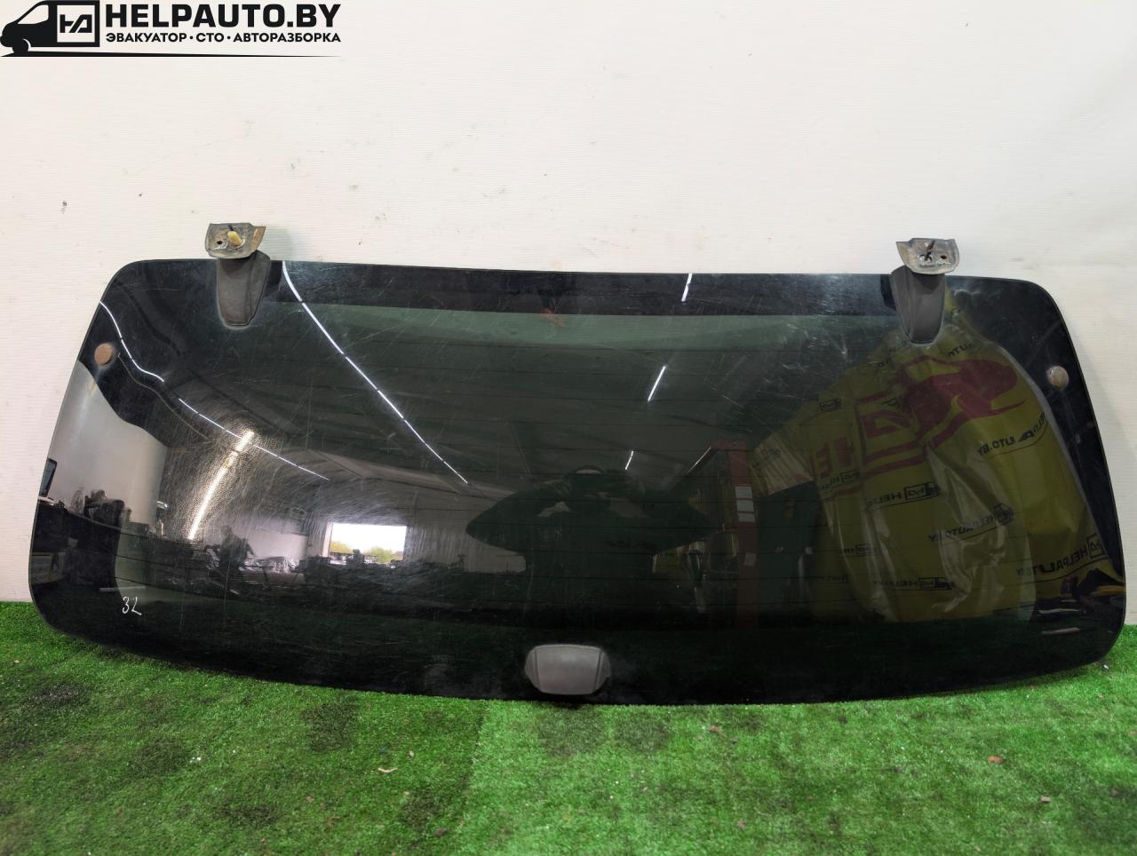 стекло заднее Kia Sorento 1 поколение 2006, 2.5 л., D4CB, дизель, МКПП, серебристый, внедорожник 5 дв., полный подключаемый привод, 43R-000358, DOT184AS3M553 - фото №1