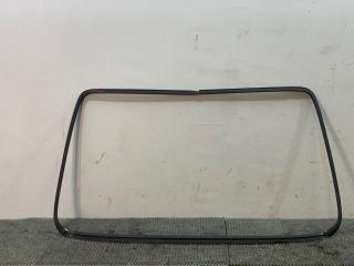 уплотнитель Mercedes-Benz C-Класс W202/S202 1995, 1.8 л., бензин, 5МКПП, красный, седан, задний привод