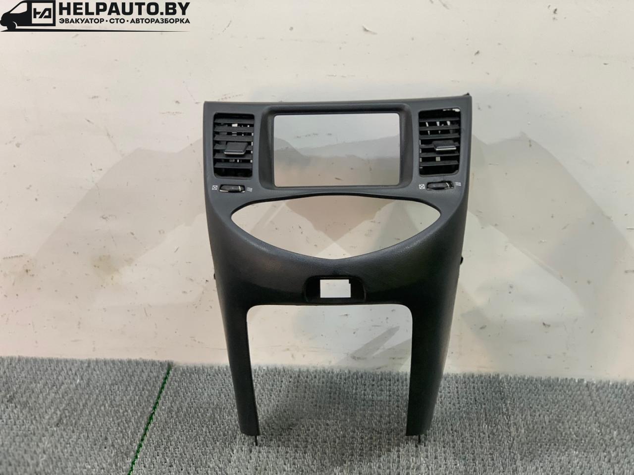 рамка под магнитолу Nissan Primera P12 2002, 2.2 л., дизель, универсал, передний привод - фото №1