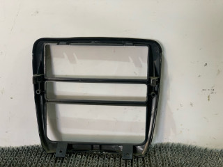 рамка под магнитолу Daewoo Nubira J100 1998, 1.6 л., i, A16DMS, бензин, МКПП, зелёный металлик, хетчбэк 5 дв., передний привод, 9630129