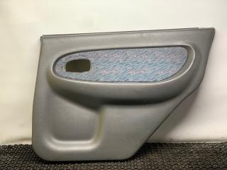 обшивка двери задняя правая Kia Shuma 1 поколение 1999, 1.5 л., бензин, МКПП, красный, хетчбэк 5 дв., передний привод