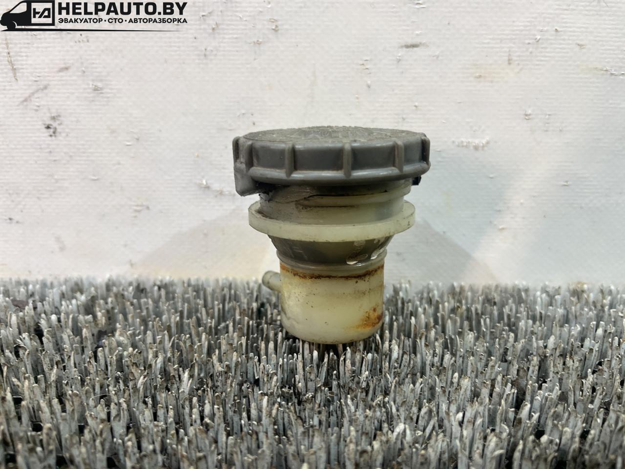 бачок главного цилиндра сцепления Rover 600 Series 1 поколение 1994, 2.0 л., бензин, МКПП, зелёный, седан, передний привод - фото №1