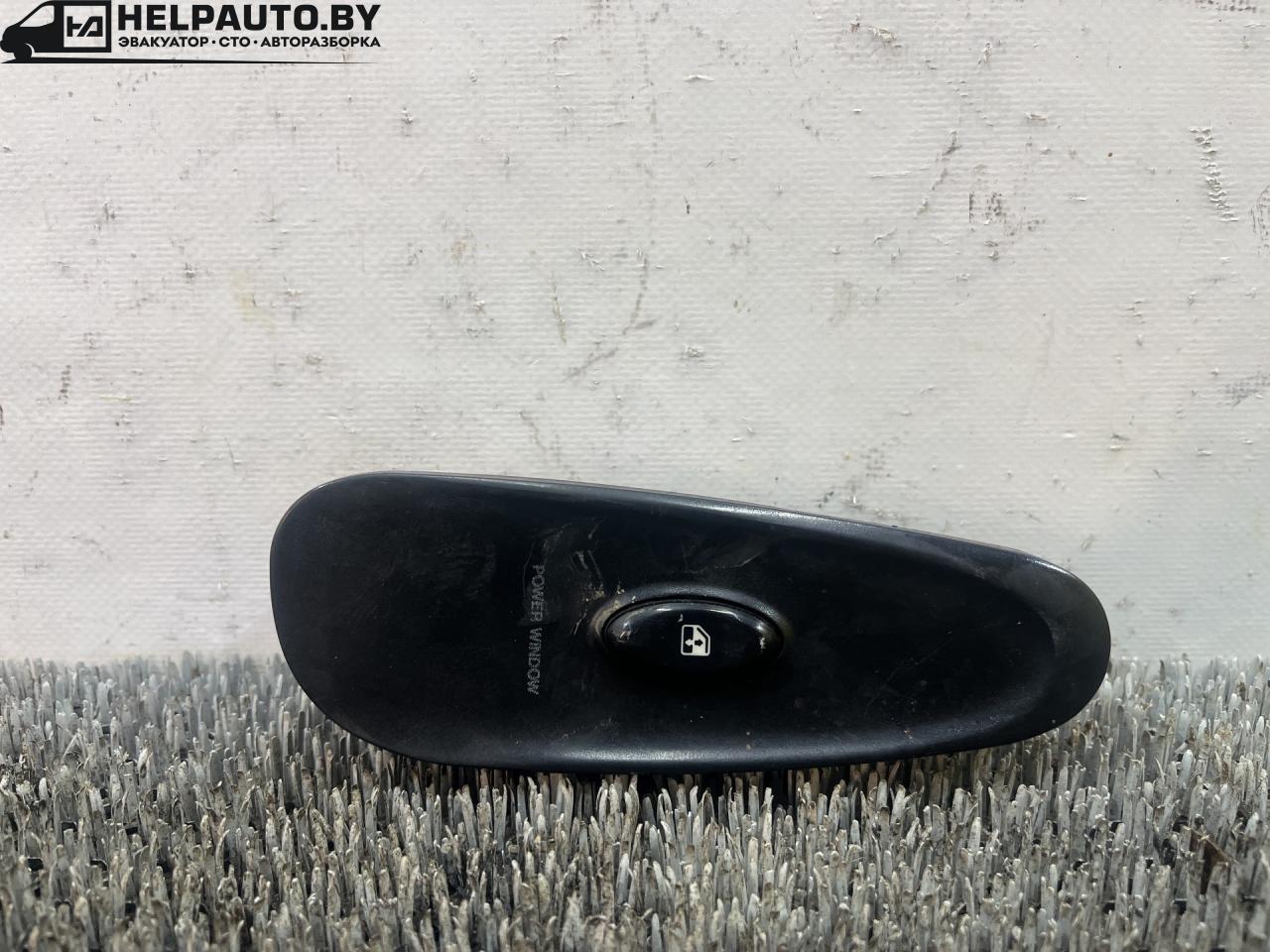 кнопка стеклоподъемника двери передней правой Hyundai Coupe RD 1998, 2.0 л., бензин, МКПП, бордовый, купе, передний привод, 93580-27000 - фото №1