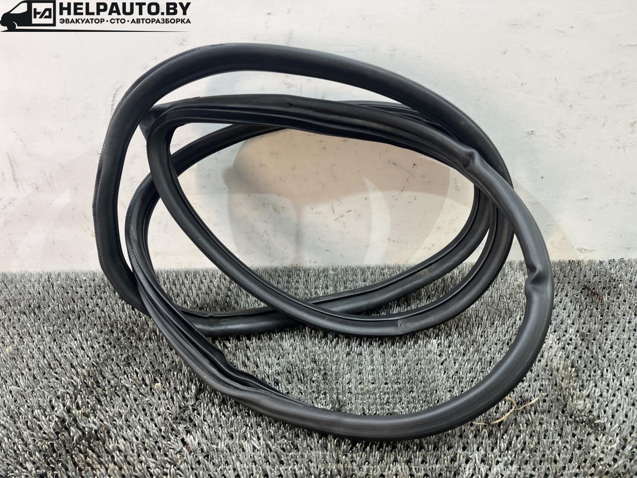 уплотнитель двери Suzuki Baleno 1 поколение 2002, 1.5 л., бензин, МКПП, чёрный, седан - фото №1