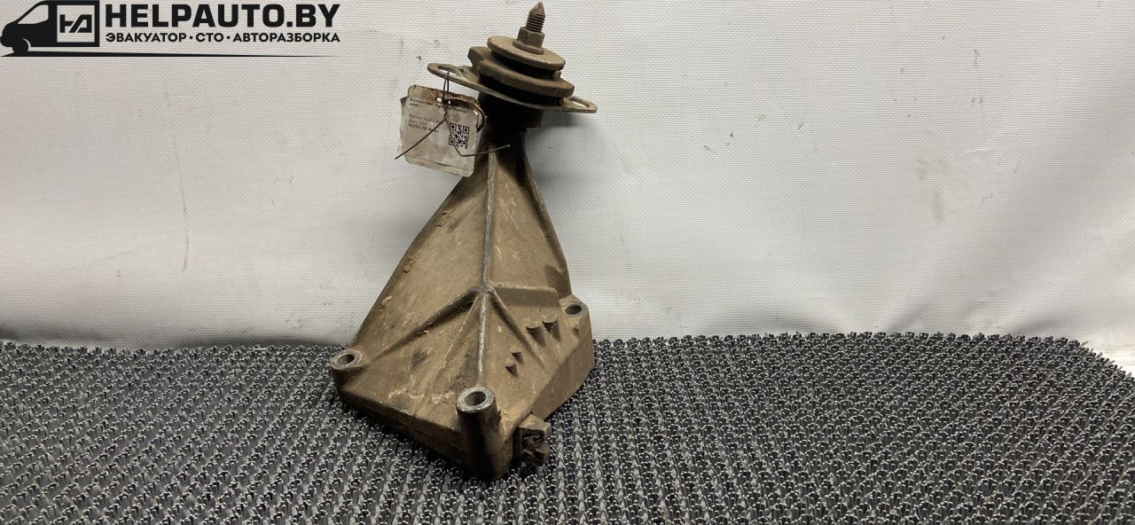 кронштейн КПП Renault Scenic RX4 1 поколение 2003, 2.0 л., F4R 744, бензин, МКПП, синий, внедорожник 5 дв. - фото №1