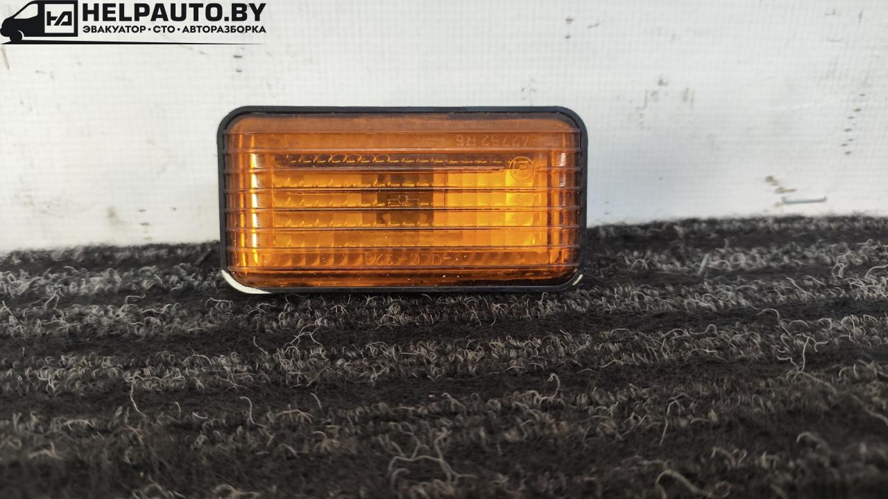 повторитель поворота на крыле Volkswagen Passat B3 1991, 1.8 л., бензин, МКПП, белый, седан, передний привод, 357949117, 42752R6 - фото №1