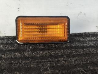 повторитель поворота на крыле Volkswagen Passat B3 1991, 1.8 л., бензин, МКПП, белый, седан, передний привод, 357949117, 42752R6