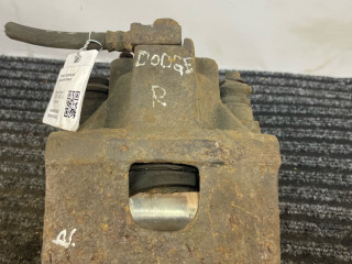 суппорт передний правый Dodge Caravan 3 поколение (1995 - 2000), 3.0 л., бензин