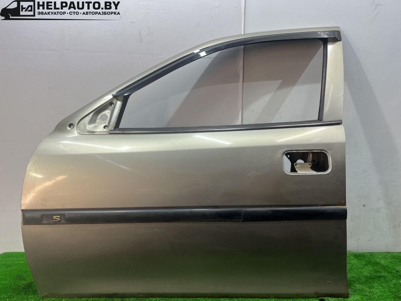 дверь передняя левая Opel Vectra B 1998, 1.8 л., бензин, МКПП, универсал, передний привод - фото №1