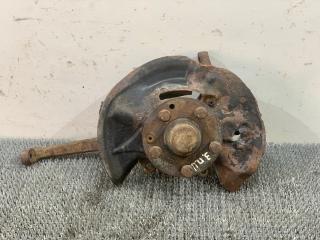 ступица передняя левая Mercedes-Benz C-Класс W202/S202 1995, 1.8 л., бензин, 5МКПП, красный, седан, задний привод