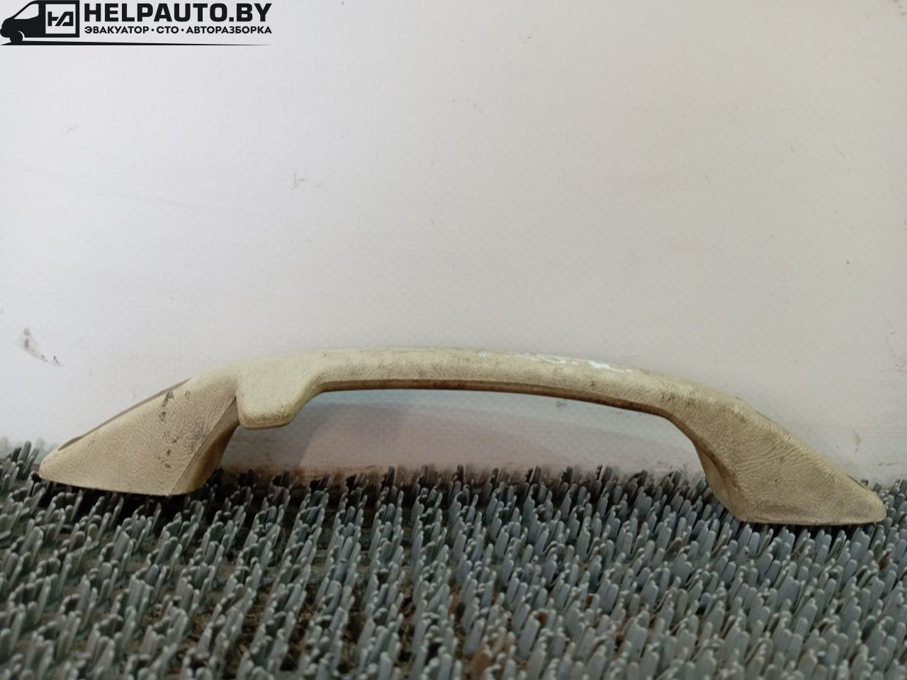 ручка внутренняя потолочная Audi 80 B3 89/B3 1991, 1.8 л., бензин, МКПП, серый, седан, передний привод, 321857607B - фото №1
