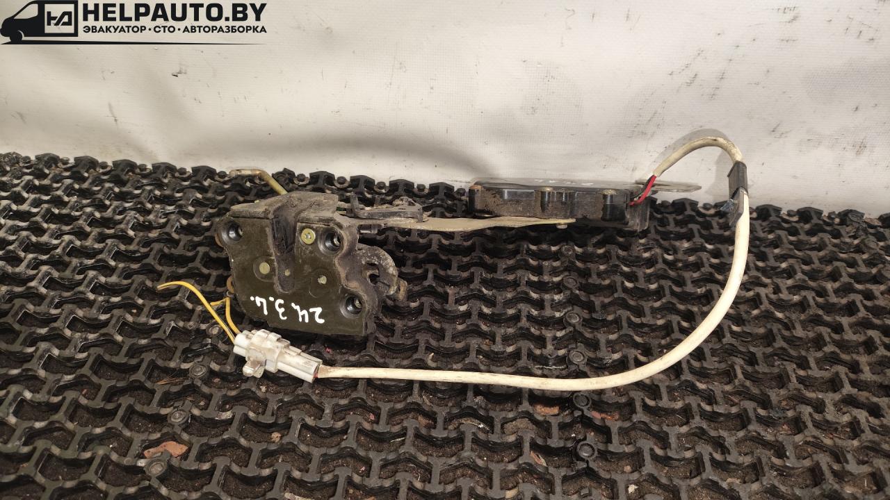 замок двери задней левой Suzuki Baleno 1 поколение 2002, 1.5 л., бензин, МКПП, чёрный, седан - фото №1