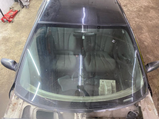 стекло лобовое Pontiac Sunfire 1 поколение 1999, 2.2 л., бензин, АКПП, черный, передний привод
