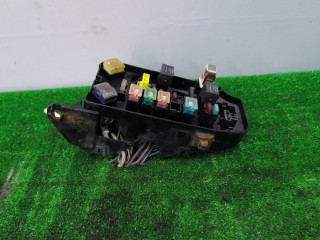блок предохранителей Mitsubishi Mirage 5 поколение 2002, 1.5 л., бензин, АКПП, чёрный, купе, передний привод