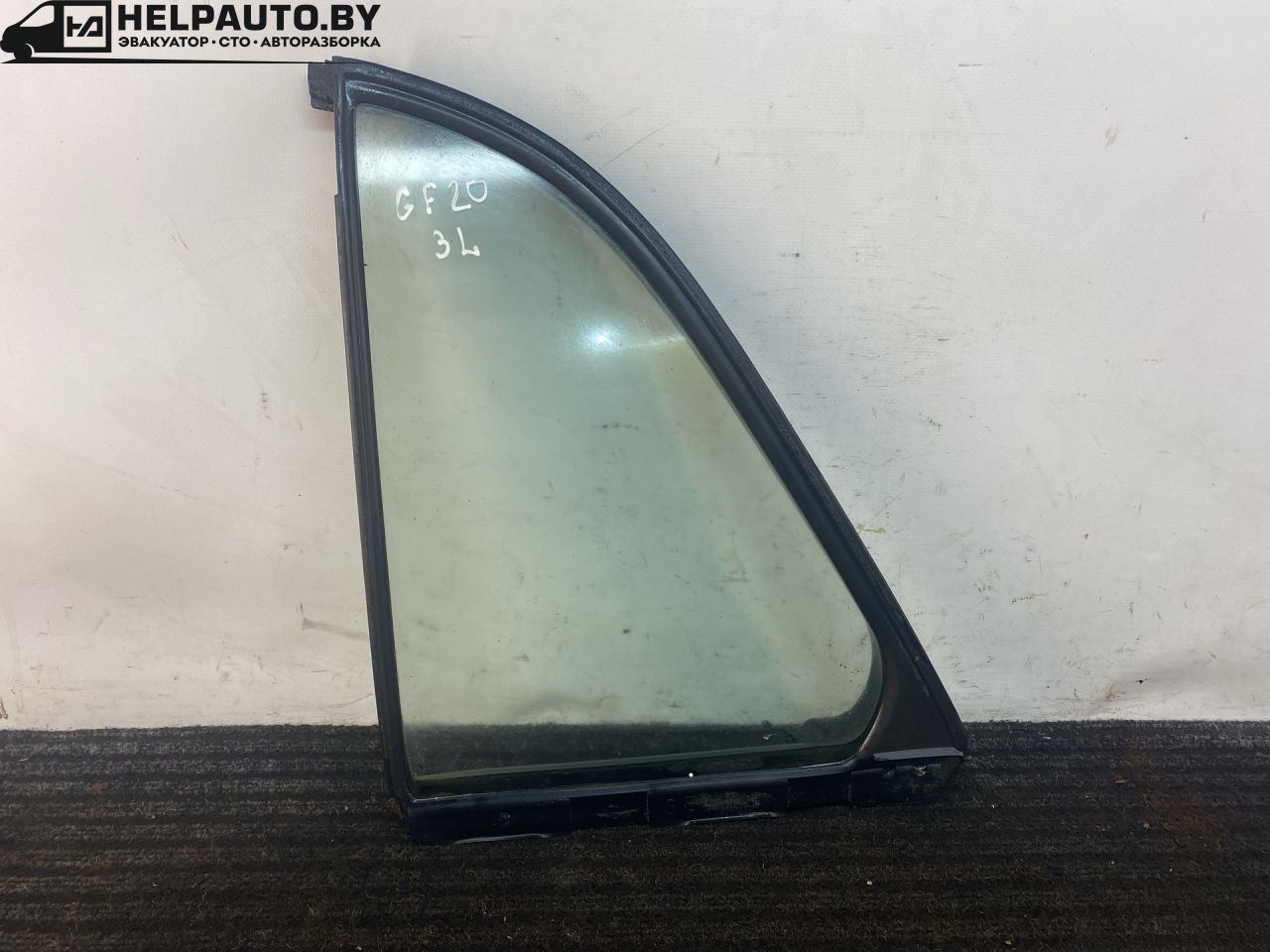 форточка задняя левая Mazda 626 GF 1997, 2.0 л., дизель, МКПП, зелёный, хетчбэк 5 дв., передний привод - фото №1