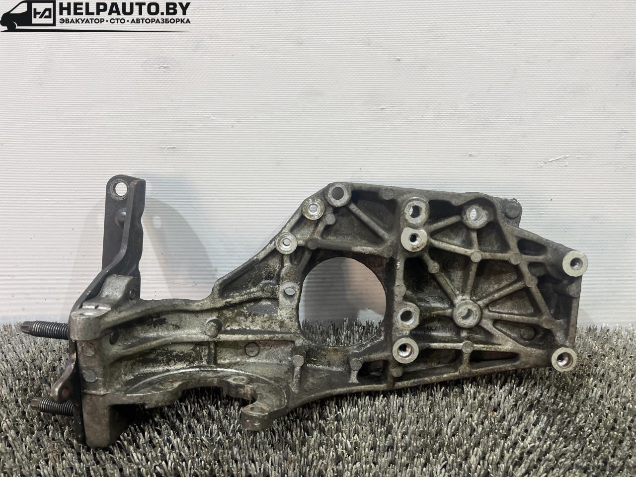 кронштейн компрессора кондиционера Ford Mondeo 2 поколение (1996 - 2000), 1.8 л., бензин, серебро, седан, 93BB19E708-AE - фото №1