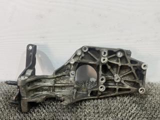 кронштейн компрессора кондиционера Ford Mondeo 2 поколение (1996 - 2000), 1.8 л., бензин, серебро, седан, 93BB19E708-AE