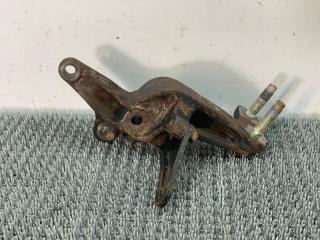 кронштейн двигателя Kia Sephia 1 поколение [рестайлинг] 1997, 1.5 л., бензин, МКПП, тёмно-зелёный металлик, седан, передний привод