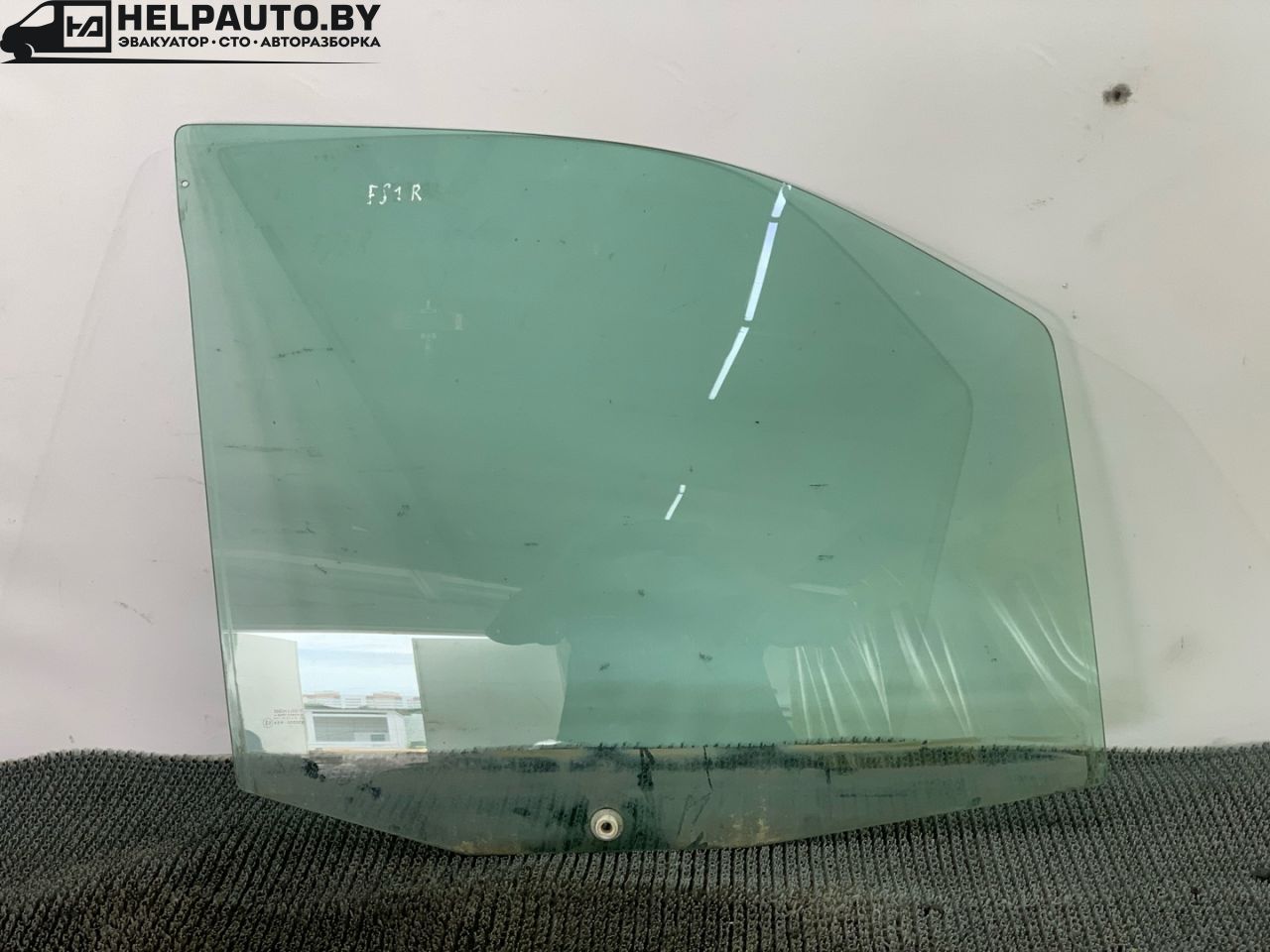стекло двери передней правой Fiat Scudo 1 поколение (1996 - 2007), 2.0 л., дизель, МКПП, белый, минивэн, передний привод - фото №1