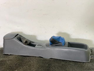 консоль салона Daewoo Nubira J100 1998, 1.6 л., i, A16DMS, бензин, МКПП, зелёный металлик, хетчбэк 5 дв., передний привод