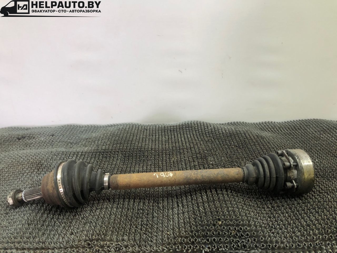 полуось передняя левая (приводной вал, ШРУС) Audi 80 B3 (1986 - 1991), 1.8 л., бензин, МКПП, серый, передний привод - фото №1