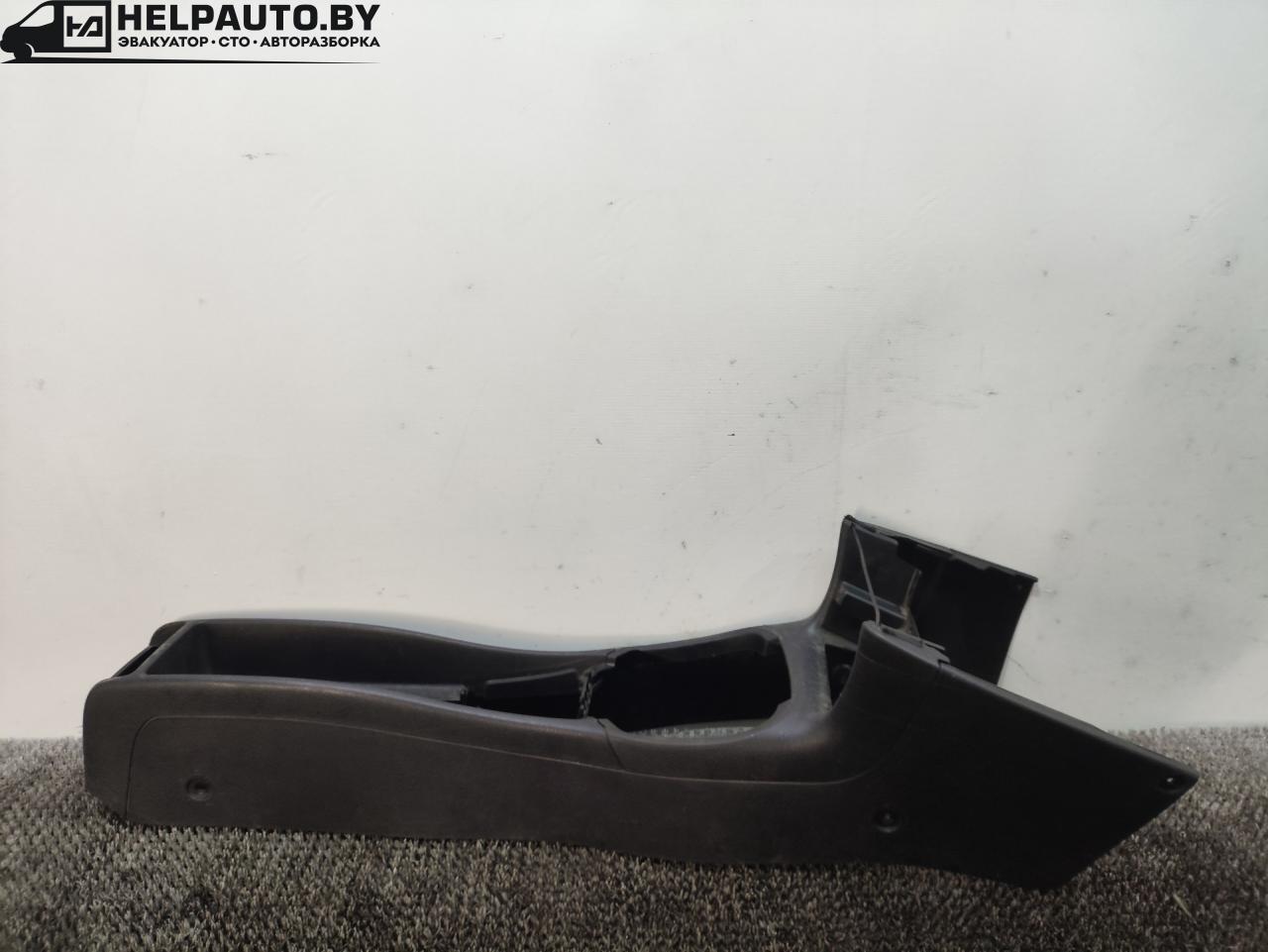 консоль салона Opel Vectra B 1998, 1.8 л., бензин, МКПП, мокрый асфальт, универсал, 90568366 - фото №1