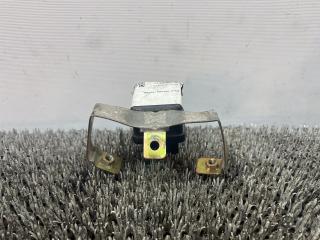 реле накала свечей Nissan Serena С23 [рестайлинг] 1995, 2.3 л., дизель, МКПП, красный, микроавтобус, задний привод