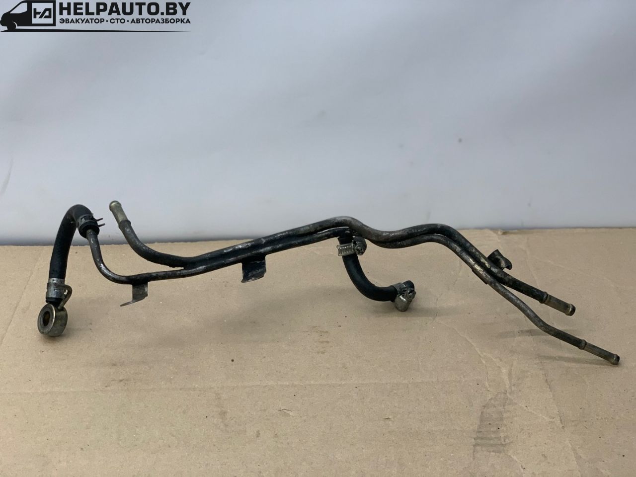 трубка топливная Toyota Carina E 1 поколение 1997, 2.0 л., дизель, МКПП, зеленый, седан - фото №1