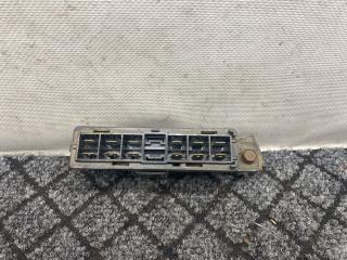 блок предохранителей Mazda 626 GF [рестайлинг] GF 1999, 2.0 л., дизель, МКПП, черный, седан, передний привод