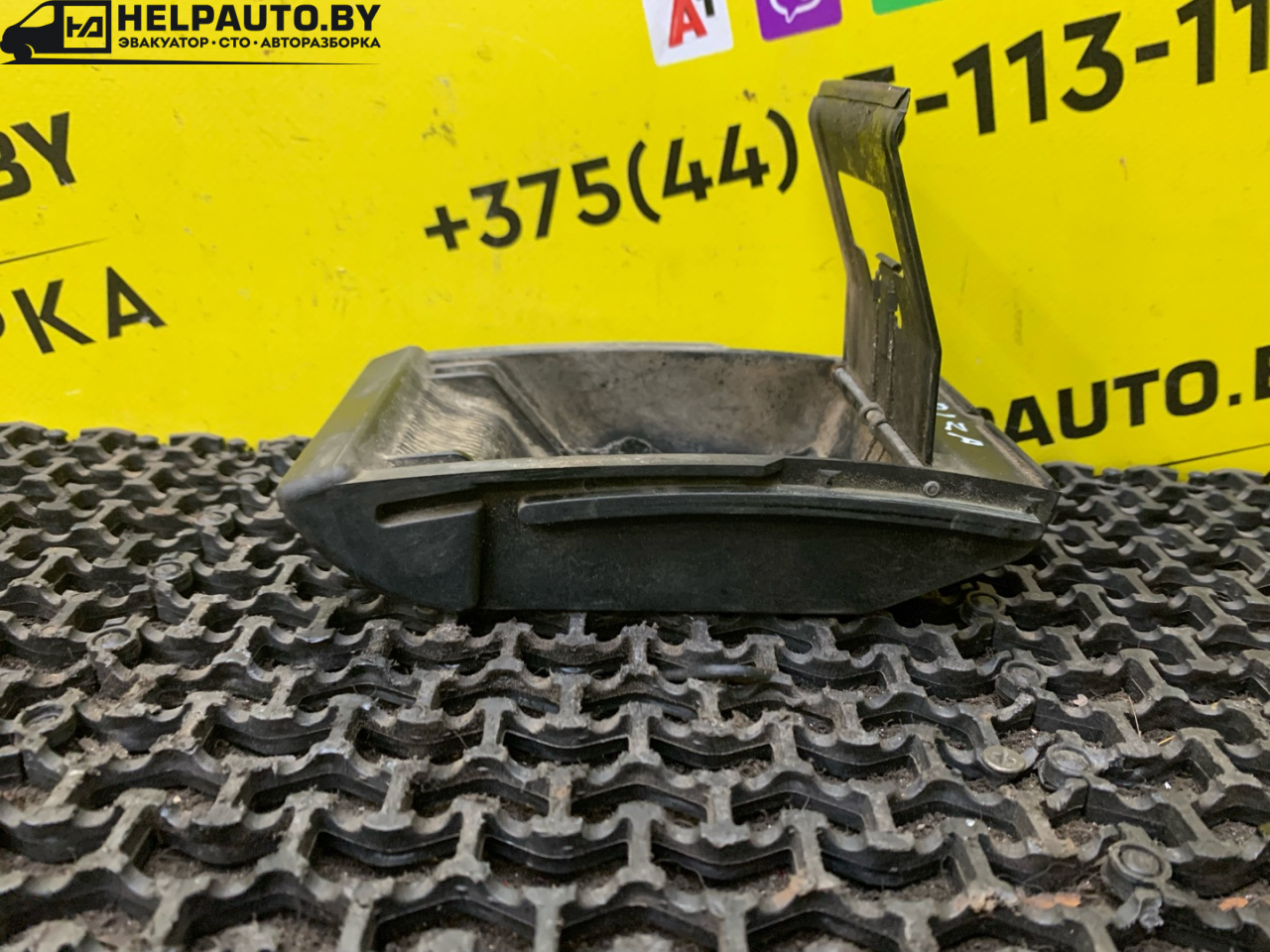 пепельница SEAT Ibiza 2 поколение 1998, 1.6 л., ALM, бензин, 5МКПП, синий, хетчбэк 5 дв., передний привод - фото №1