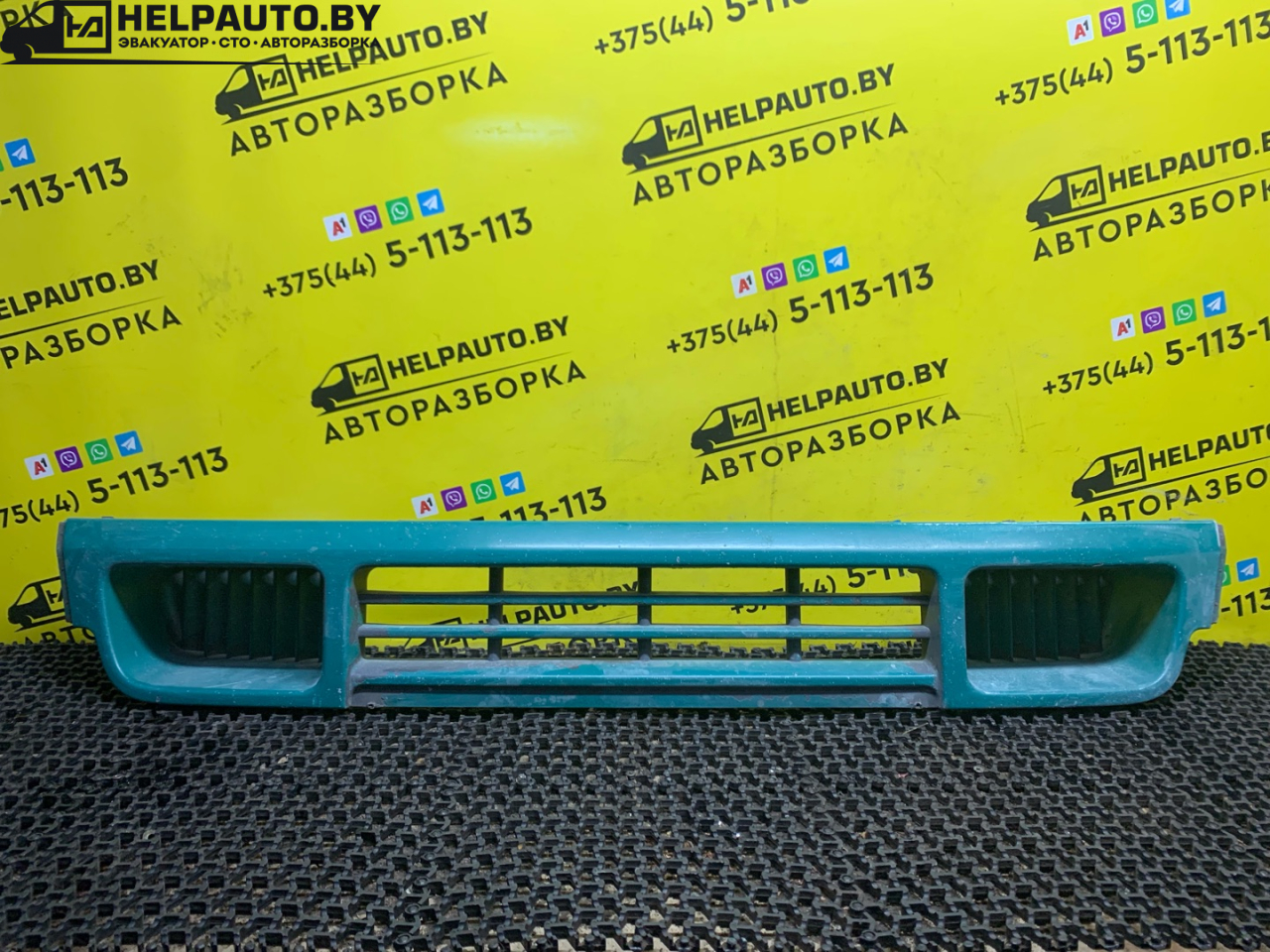 заглушка (решетка) в бампер Volkswagen Transporter T5 2004, дизель, МКПП - фото №1